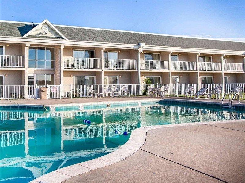 Quality Inn Lake Ozark Exterior photo