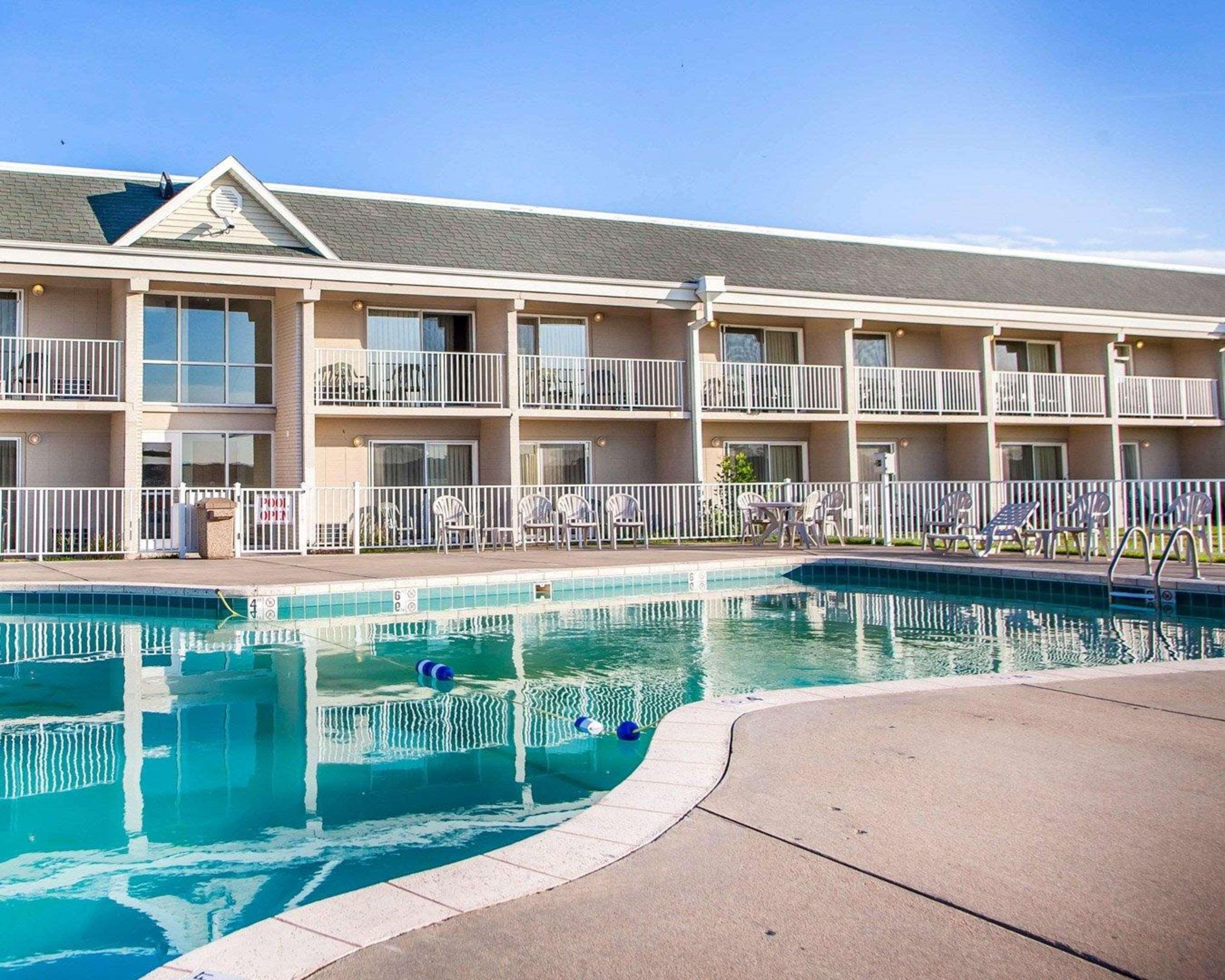 Quality Inn Lake Ozark Exterior photo