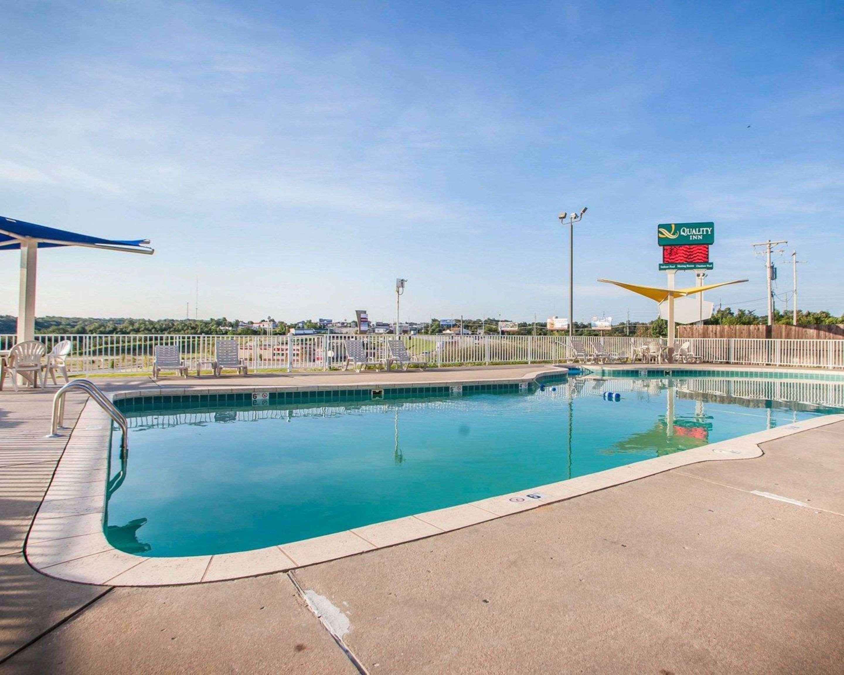 Quality Inn Lake Ozark Exterior photo